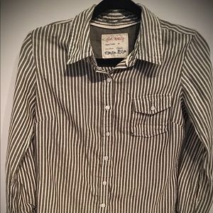 Junior’s Girl Crazy Long Sleeve Button Up Top